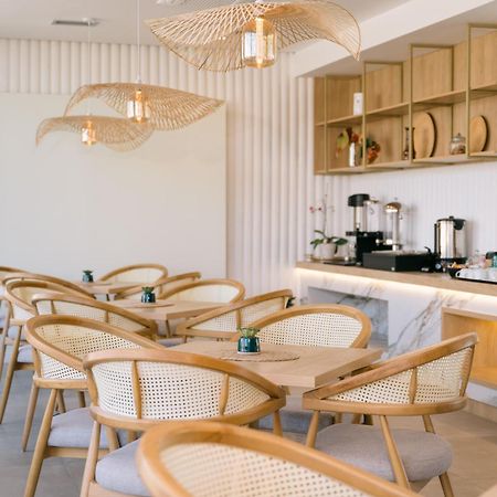 Hotel Teuta Улцин Екстериор снимка