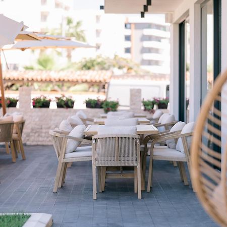 Hotel Teuta Улцин Екстериор снимка