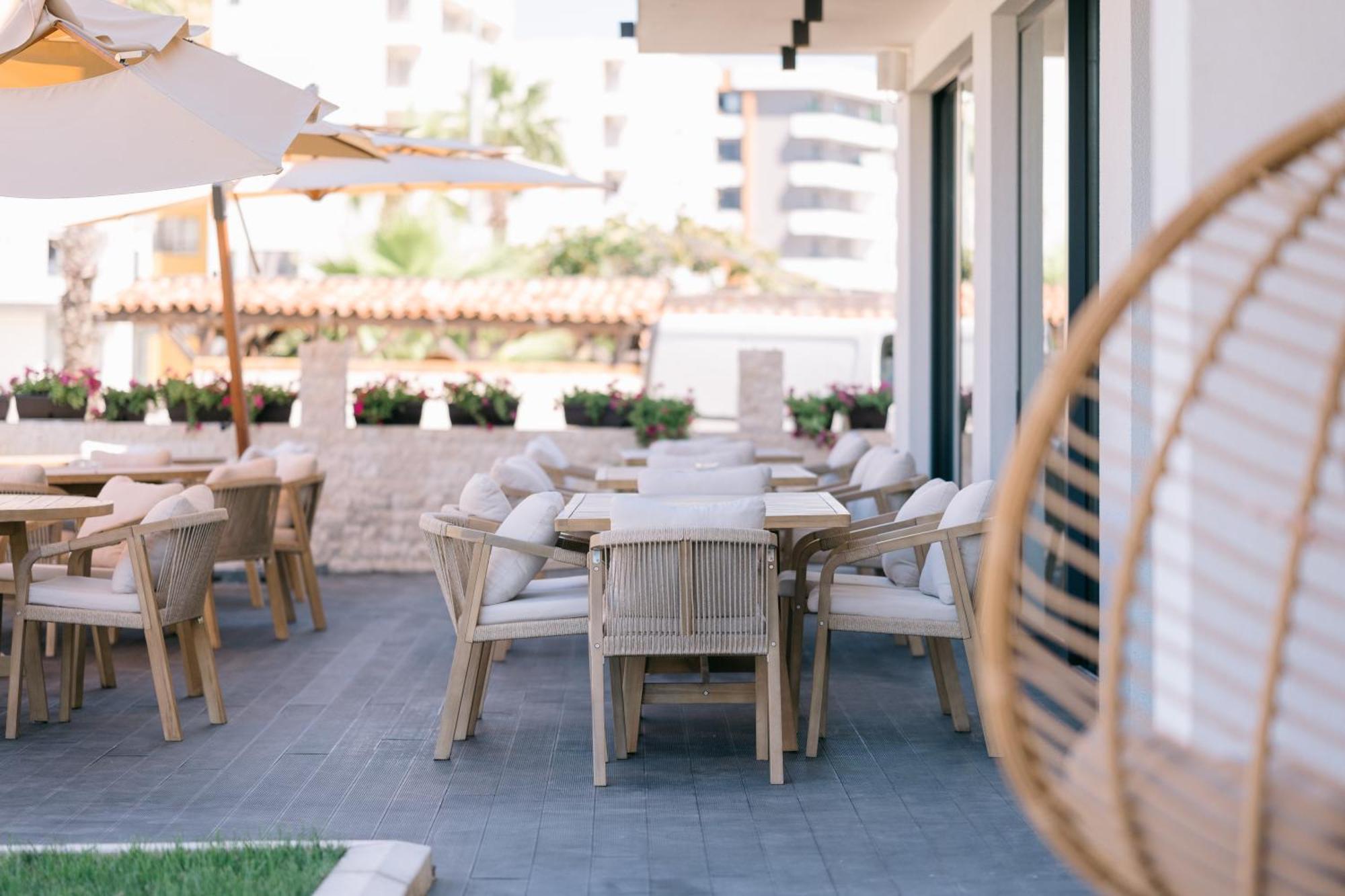 Hotel Teuta Улцин Екстериор снимка
