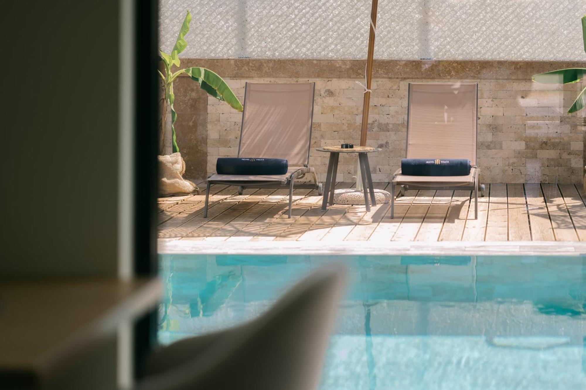 Hotel Teuta Улцин Екстериор снимка
