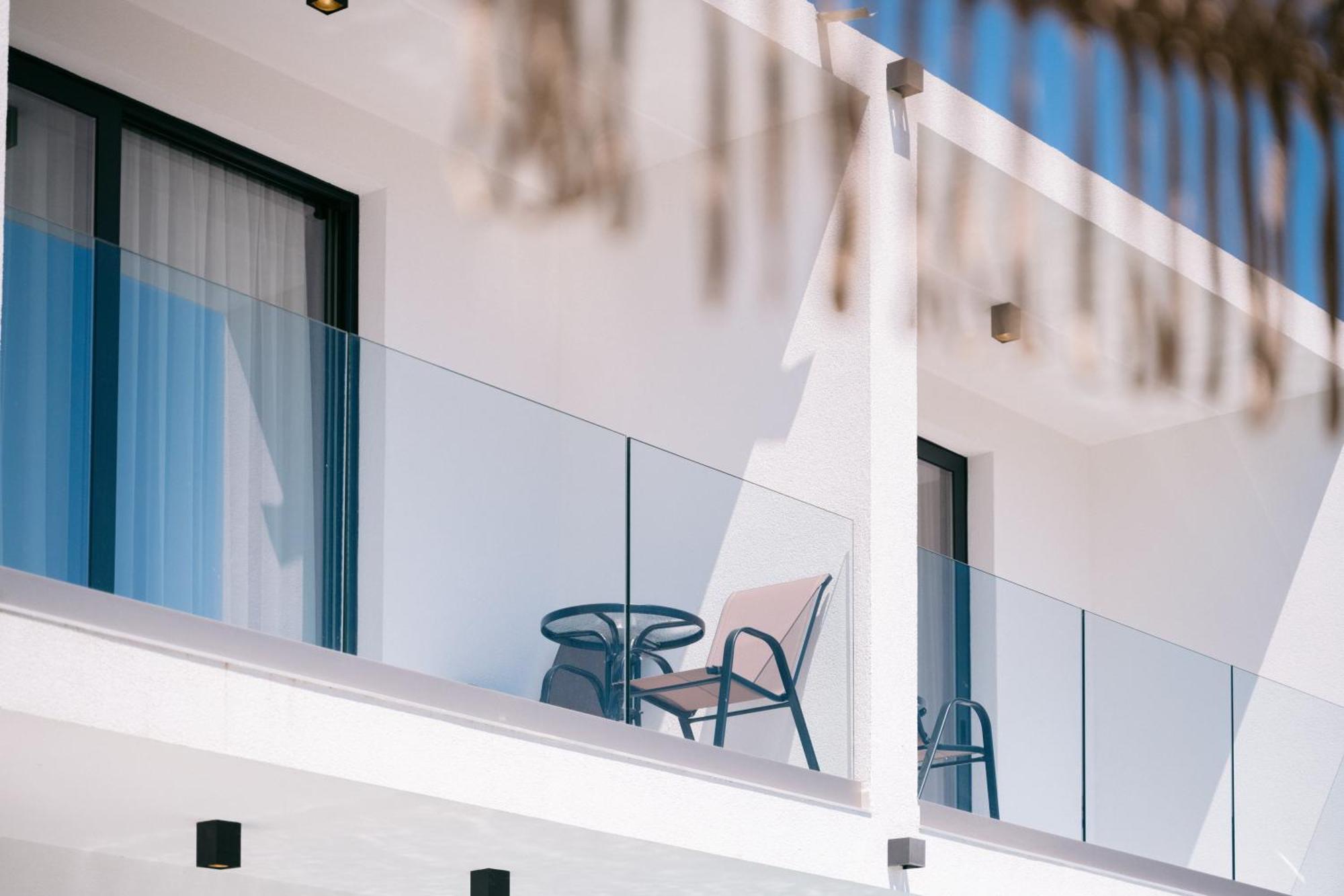 Hotel Teuta Улцин Екстериор снимка