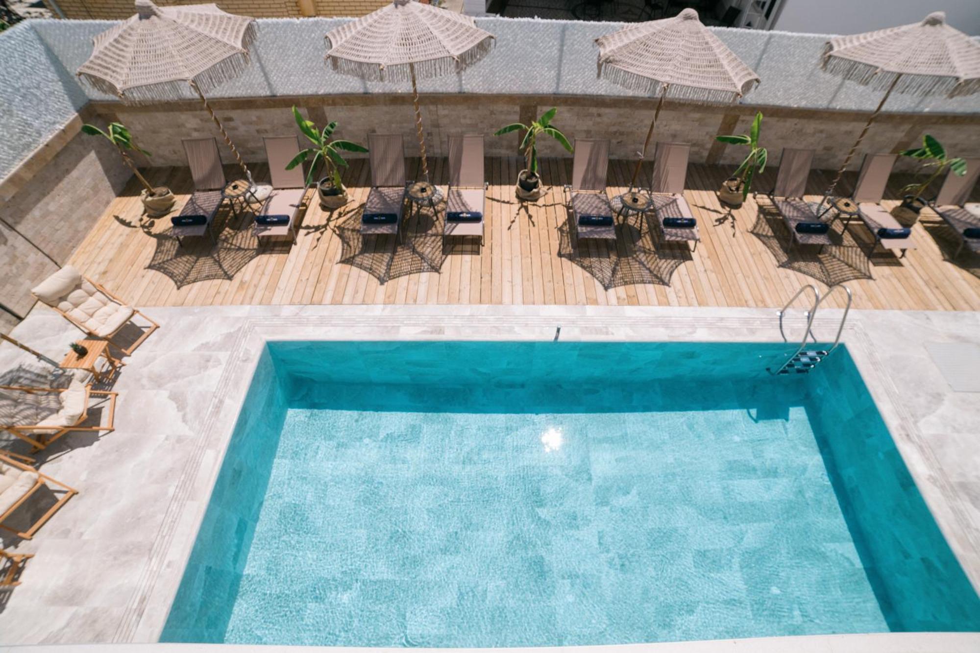Hotel Teuta Улцин Екстериор снимка