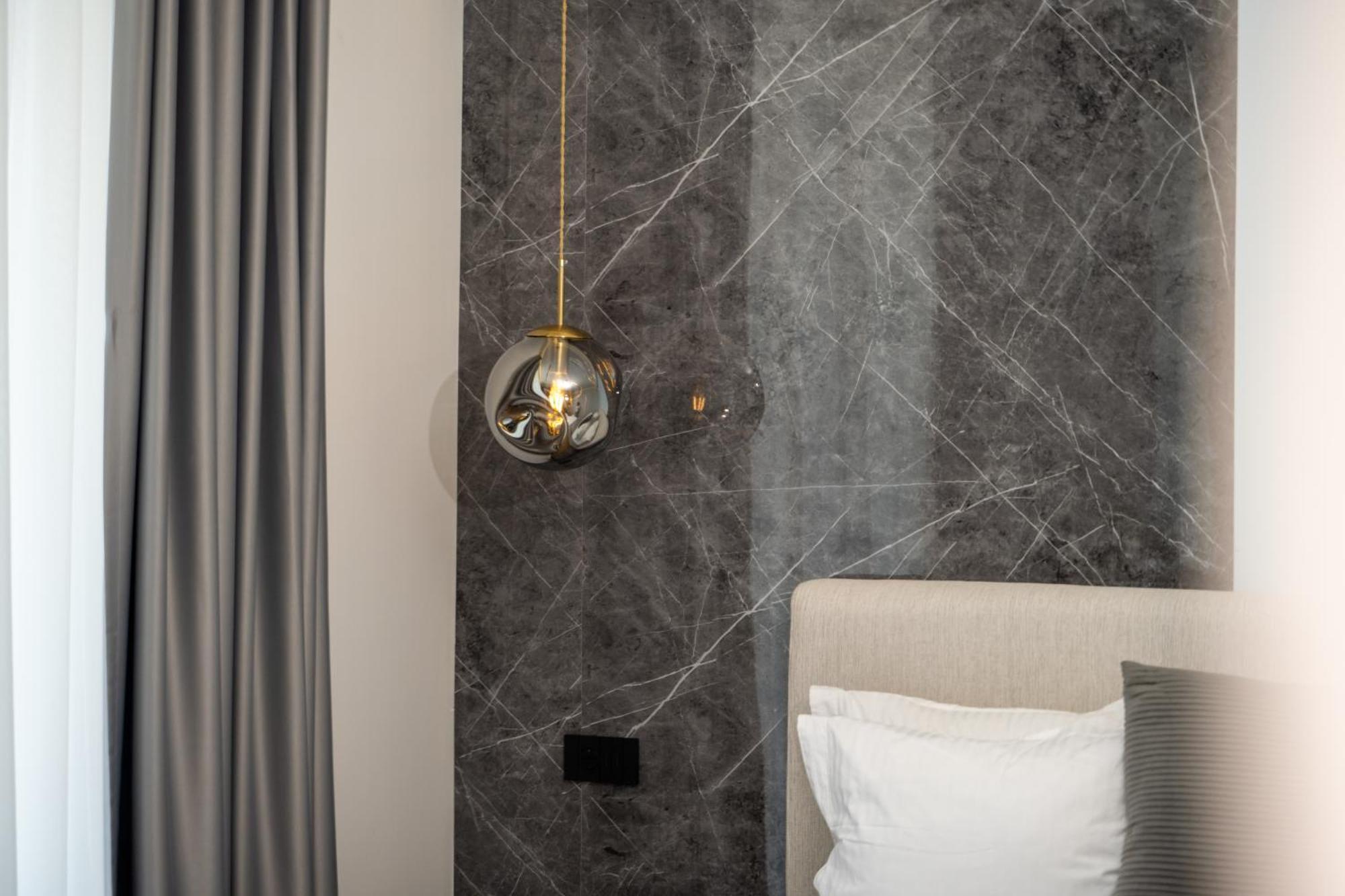 Hotel Teuta Улцин Екстериор снимка